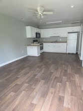 Building Photo - 123 Keyport Ct