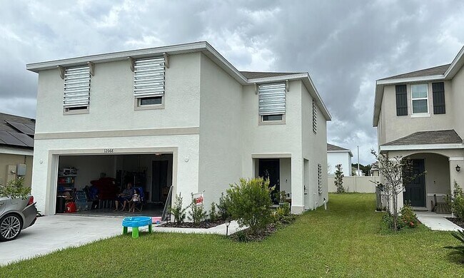 Foto del edificio - Welcome to this beautiful 4-bedroom, 2.5-b...