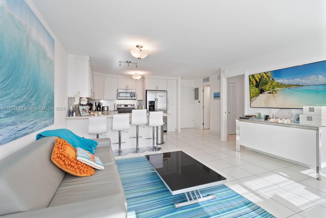 Primary Photo - 7135 Collins Ave