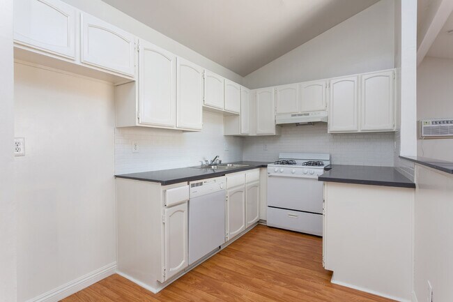 Building Photo - 5628 Colfax Ave
