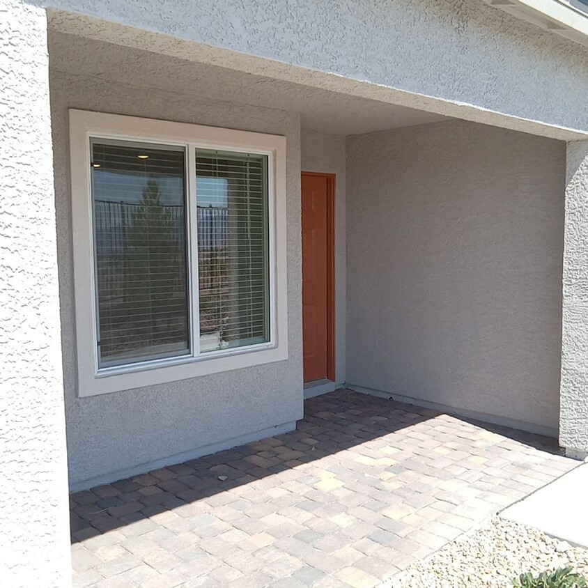 Building Photo - NEW Luxury Townhome with Spacious Layout!