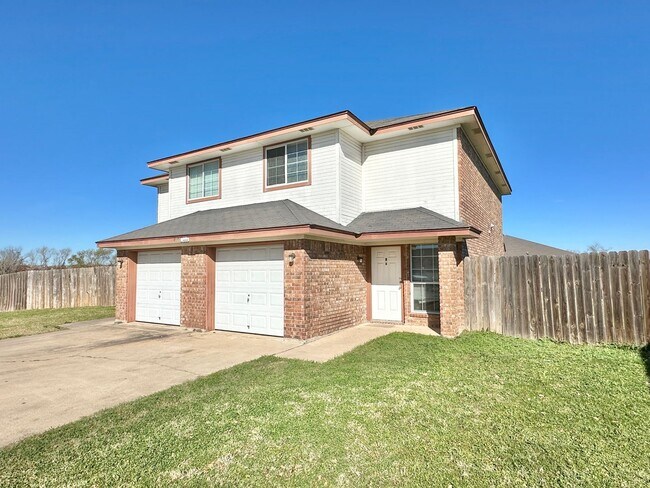 Building Photo - 4003 Eula Bea Ct