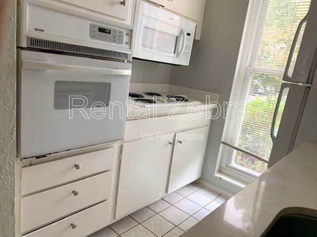 Foto del edificio - 1470 Creekside Dr