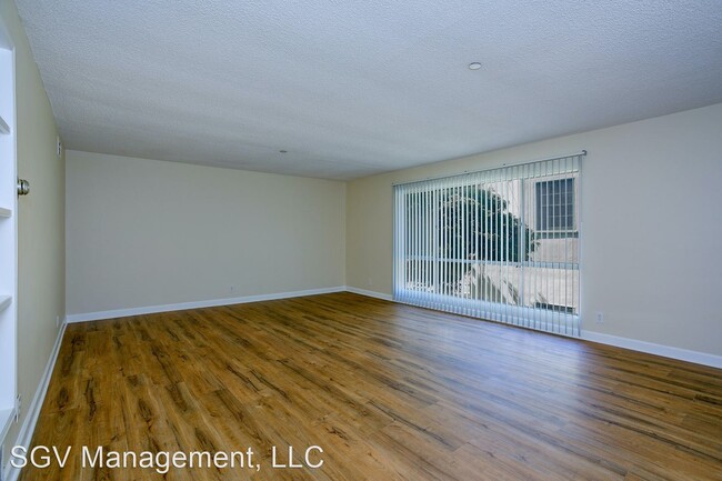 Building Photo - 142 S El Molino Ave