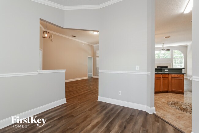Building Photo - 2460 Cedar Trace Dr E