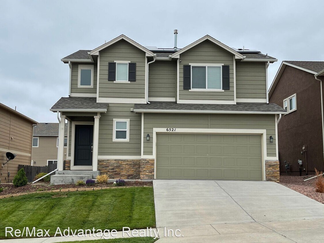 4 br, 3.5 bath House 6521 Donahue Drive House Rental in Colorado