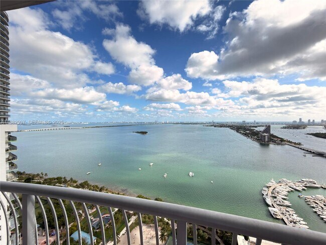 Foto del edificio - 1750 N Bayshore Dr