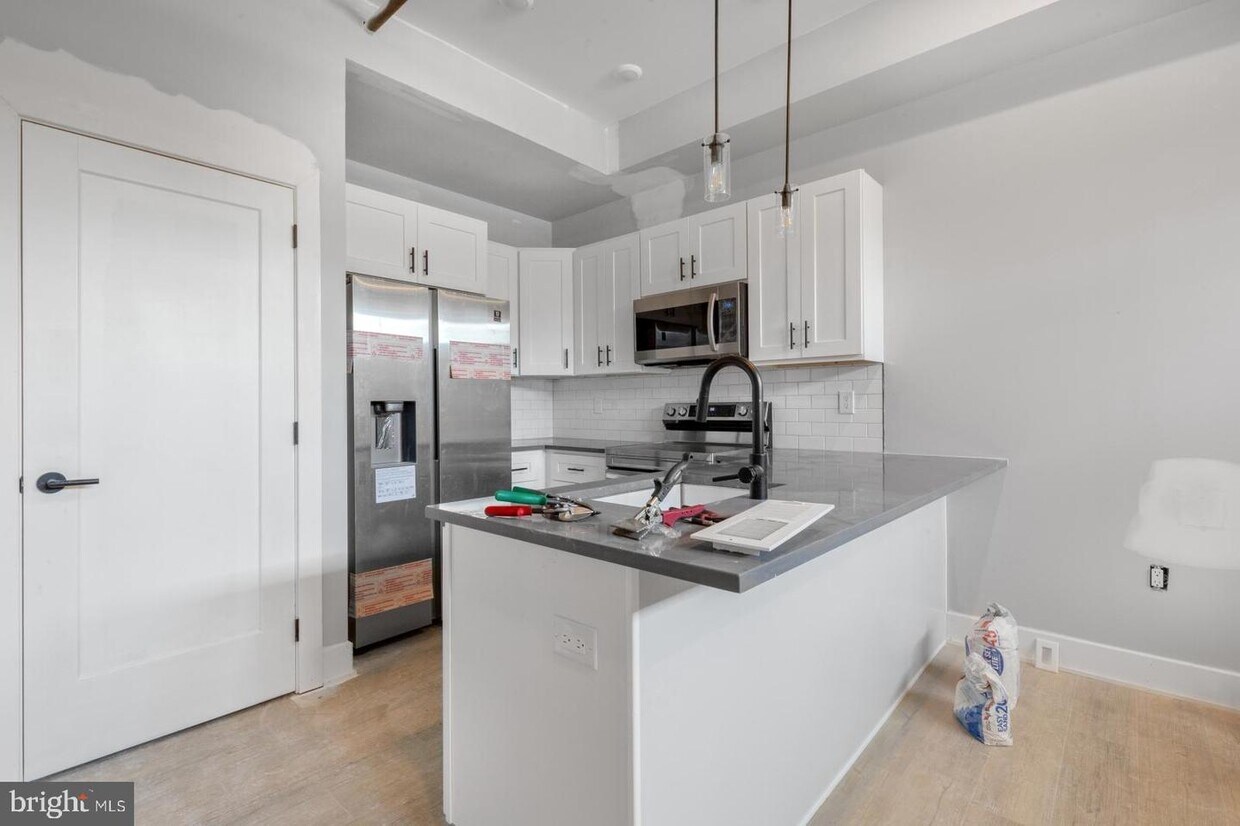 Foto principal - 3965 Lancaster Ave