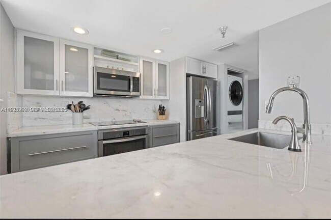 Foto del edificio - 2400 SW 3rd Ave