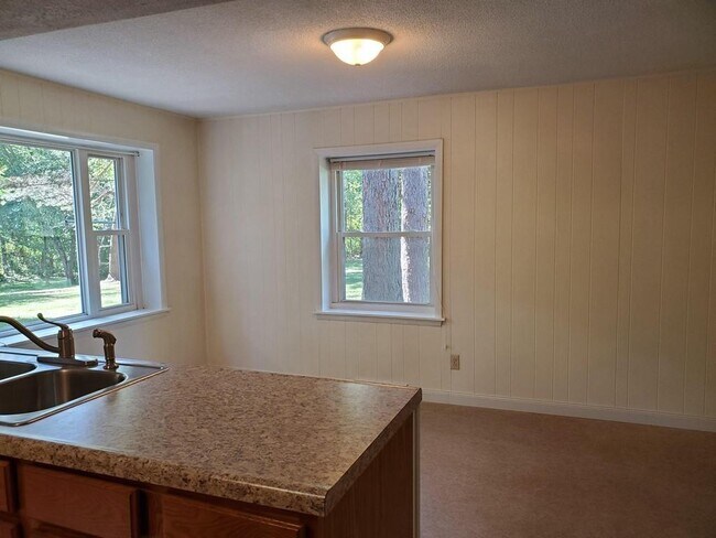 Building Photo - 2715 Hershey Rd