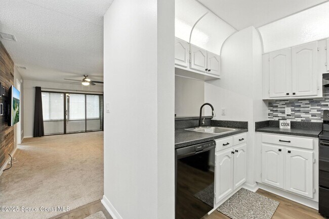 Foto del edificio - 1735 Harrison St
