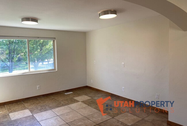 Building Photo - 3896 W Tuscaloosa Way