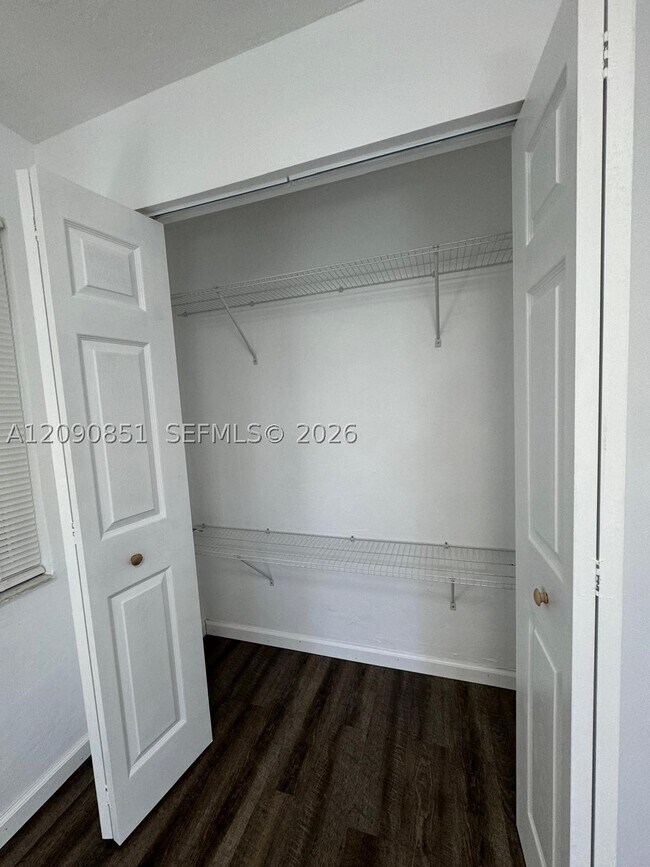 Foto del edificio - 1416 SW 27th St