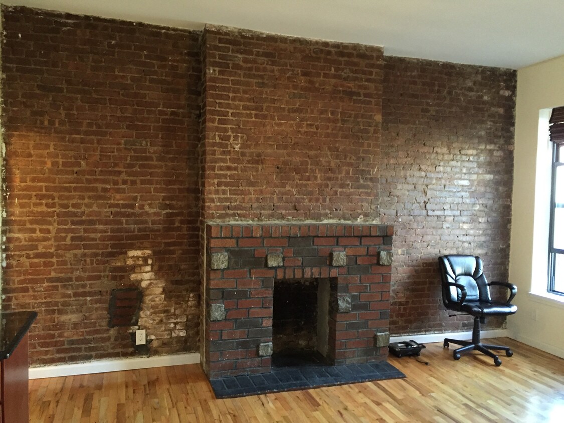 Foto principal - 131 W 81st St