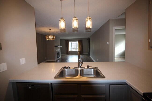 Building Photo - 2292 Pinehurst Ln