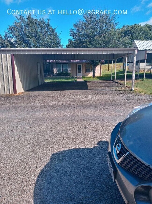 Foto del edificio - 2Bedrom - 1 Bath House / Available Now!