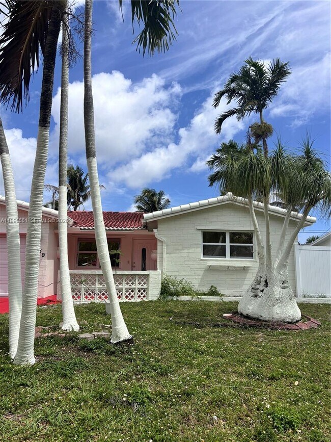 Foto del edificio - 839 S Highland Dr