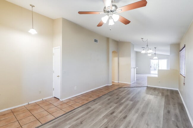 Building Photo - 10179 E Paseo Juan Tabo