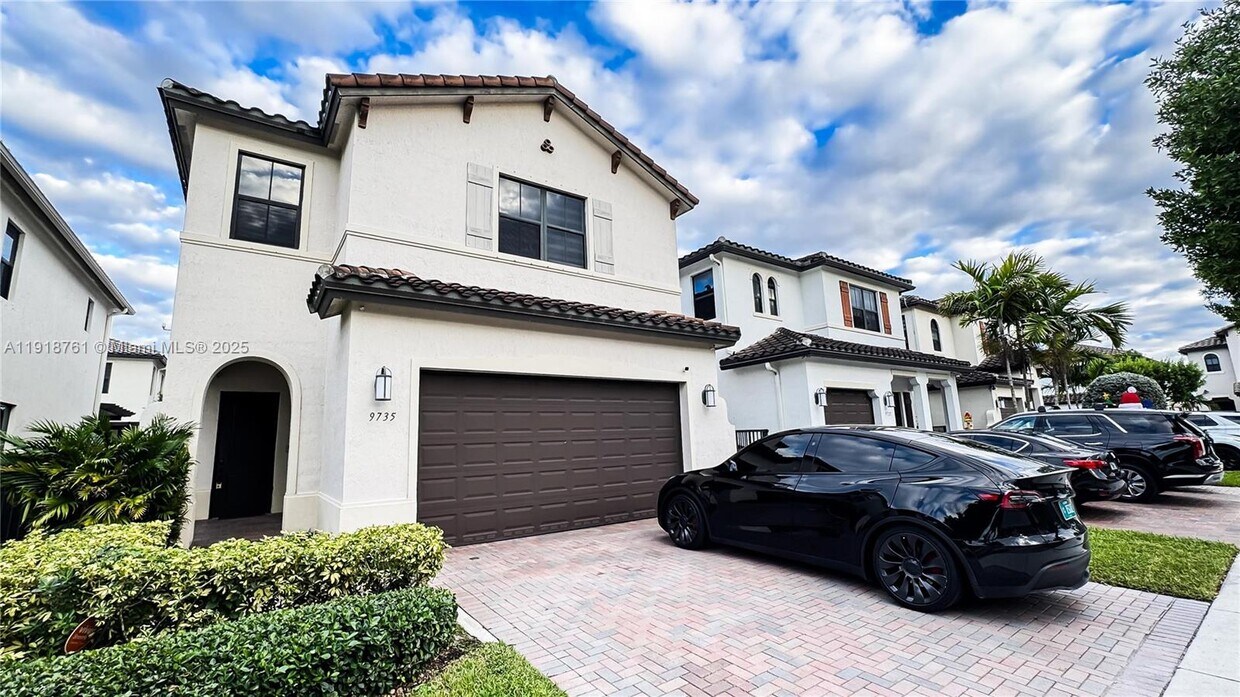 Foto principal - 9735 W 34th Ct