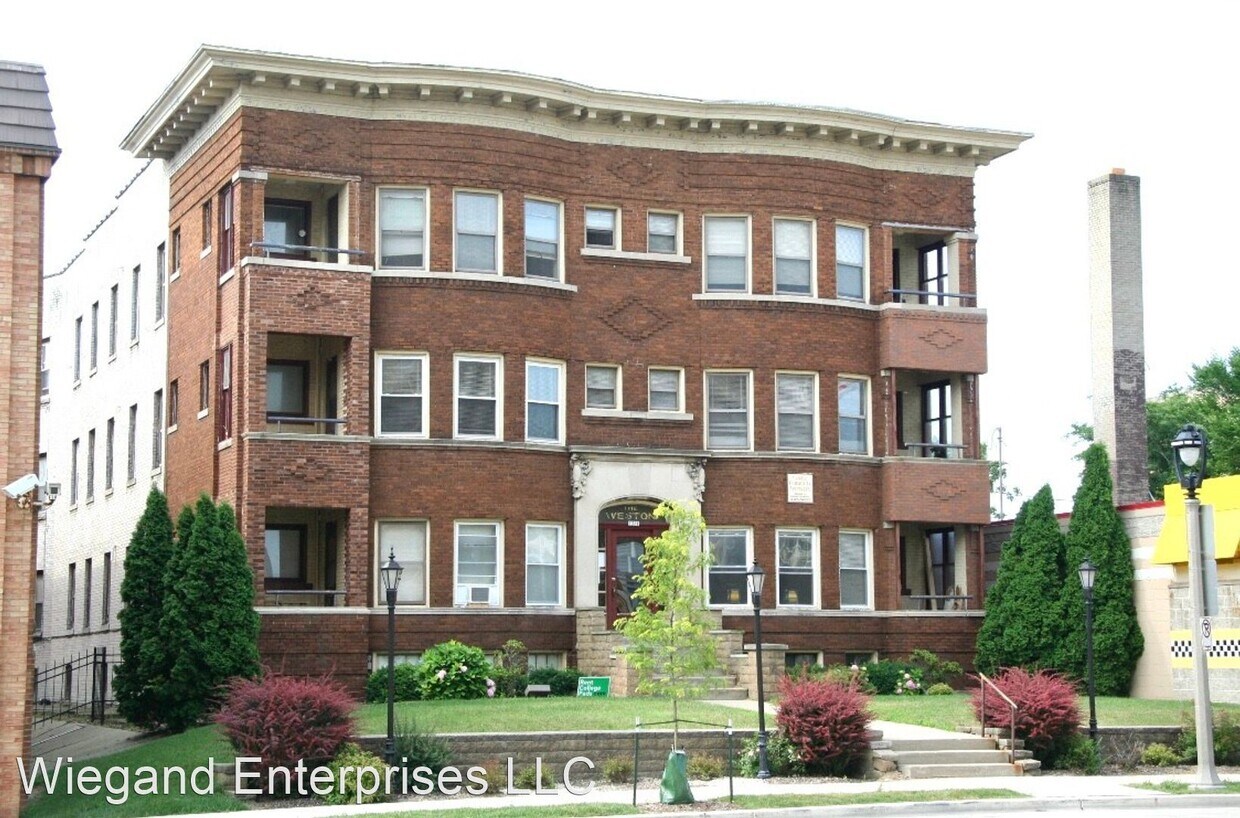 Primary Photo - 2311 W Wisconsin Ave