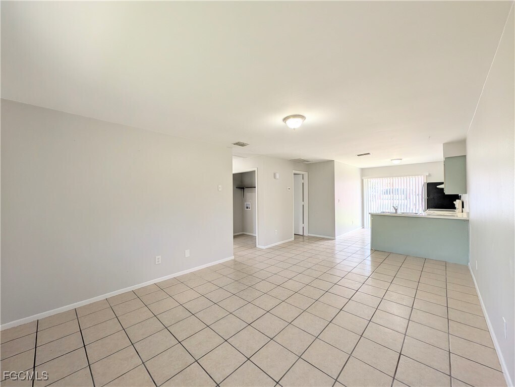 Foto principal - 427 NE Pine Island Ln