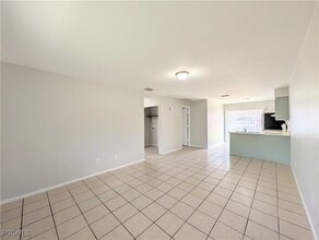 Building Photo - 427 NE Pine Island Ln