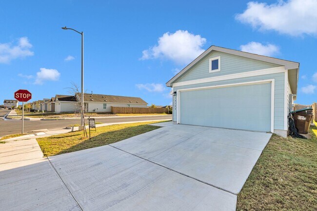 Building Photo - Home for Rent in SE San Antonio!