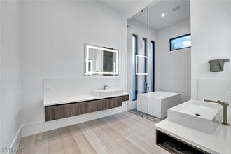 Building Photo - 641 Starboard Dr