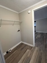 Building Photo - 38 White Oak Village