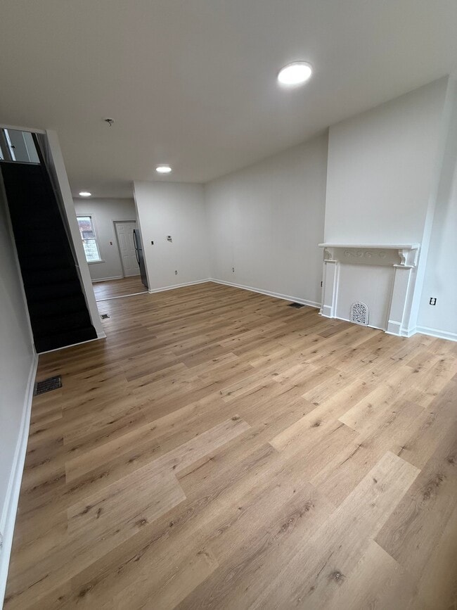 Photo - 1338 S Myrtlewood St Townhome