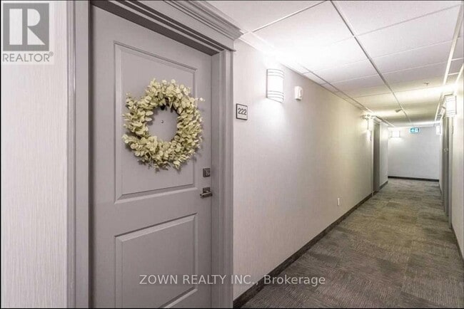 Building Photo - 35 Southshore Cres