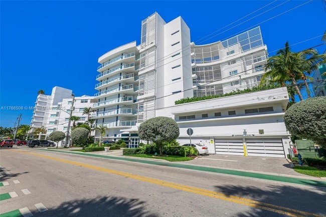 Building Photo - 9821 E Bay Harbor Dr