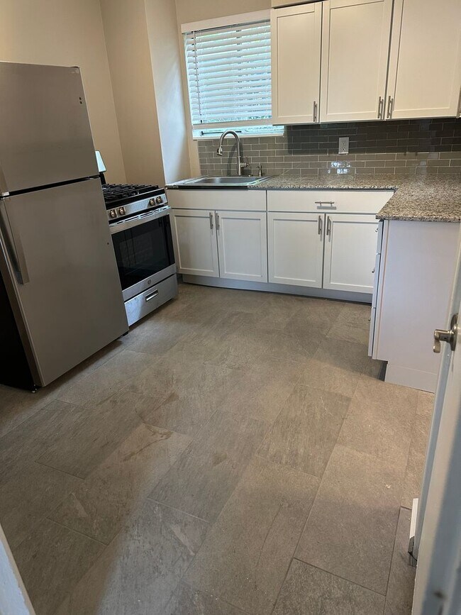 1760 Potomac Ave Unit 2, Pittsburgh, PA 15216 Room for Rent in