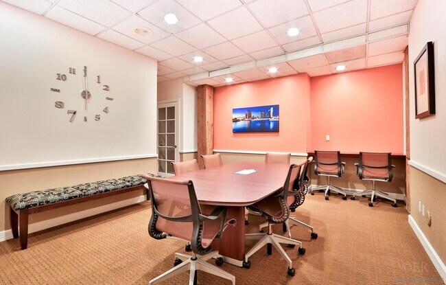 Foto del edificio - 500 W Harbor Dr