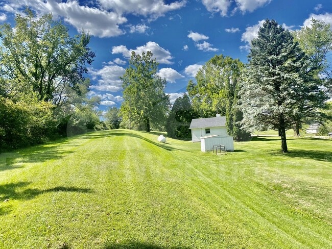 Building Photo - 3392 Ute Ave