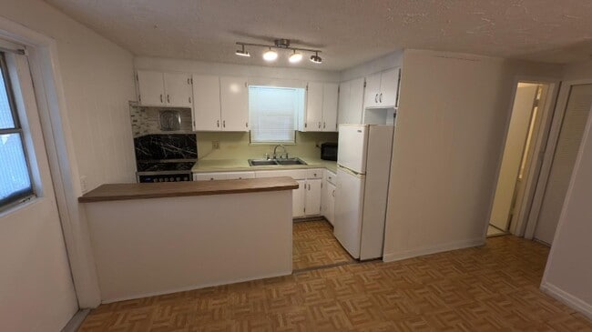 Building Photo - 440 Maddock St