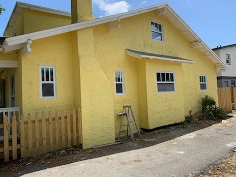 Building Photo - 719 N Sapodilla Ave