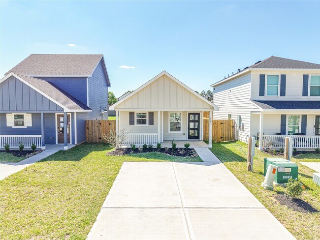 Building Photo - 16802 N Marie Vlg Dr