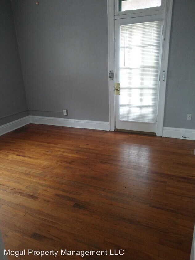 Primary Photo - 5056 Chippewa St