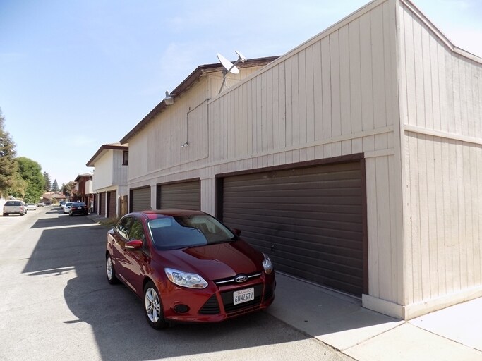 Building Photo - 3108 La Costa St