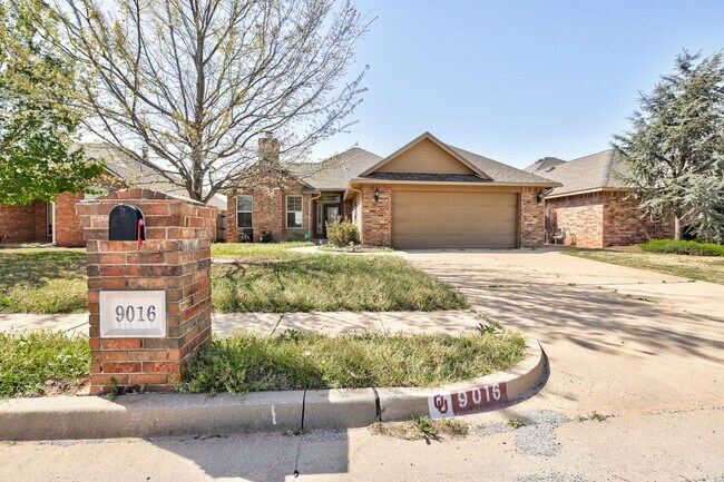 Building Photo - Charming 3-Bedroom / 2-Bathroom Home!