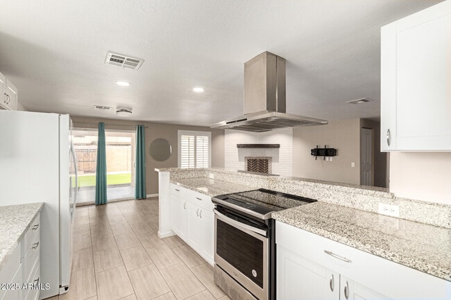 Building Photo - 1512 West Mariposa Dr