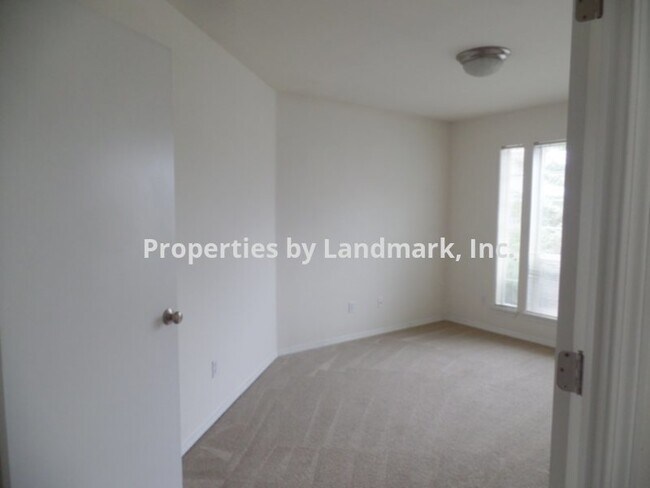 Building Photo - 110 Patriot Way