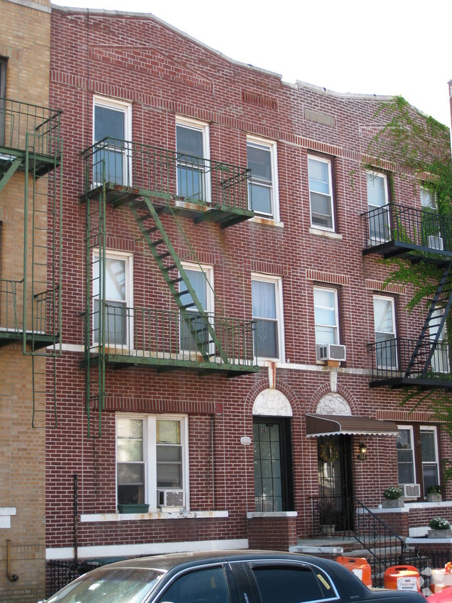 Building Photo - 270 86th St