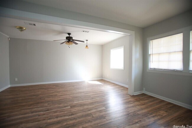 Foto del edificio - 5216 Gum Springs Rd