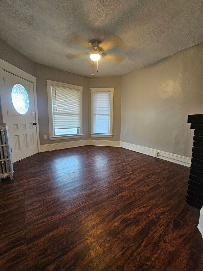 Building Photo - Clifton/Warren Rd 13 Units