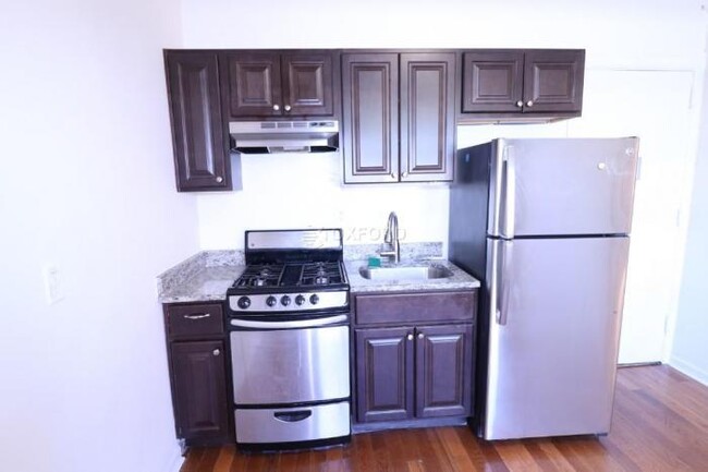 Foto del edificio - 1 bedroom in Queens NY 11354