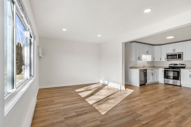Building Photo - 117 Washburn Rd, Deerfield, WI 53531