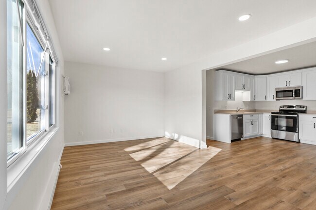 Foto del edificio - 117 Washburn Rd