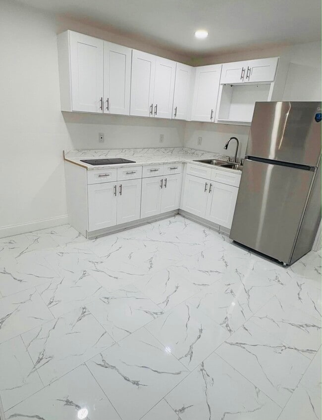 Kitchen - 4432 Perch St